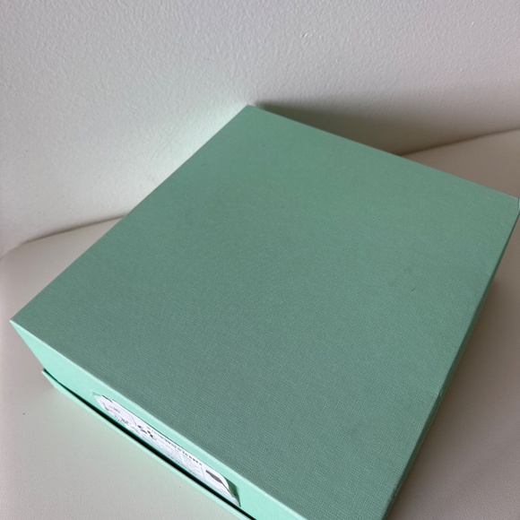 Aquazurra Shoe Box with Tissue Paper - Picture 9 of 13